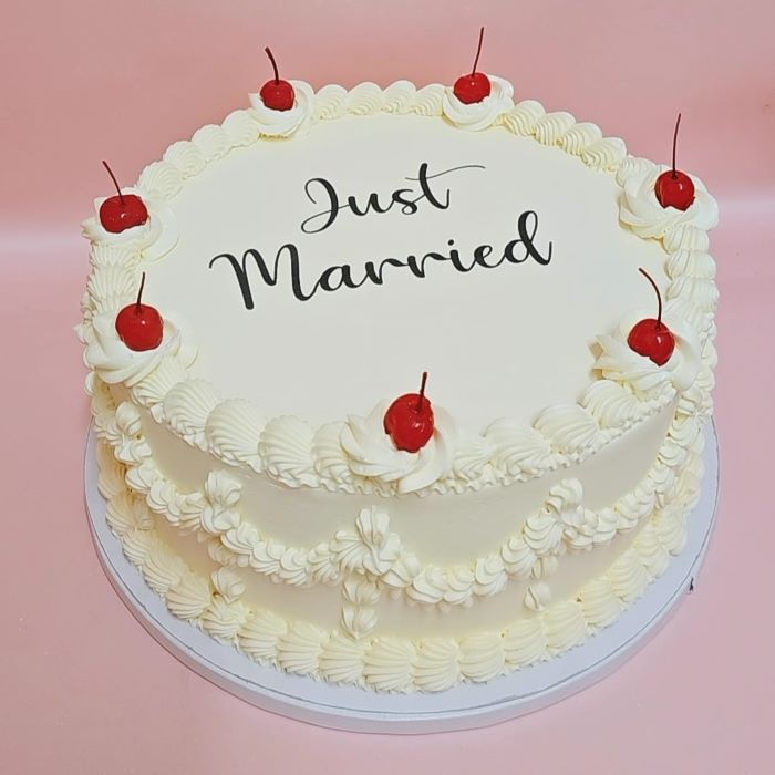 Create Your Own Vintage Cake - Image 4