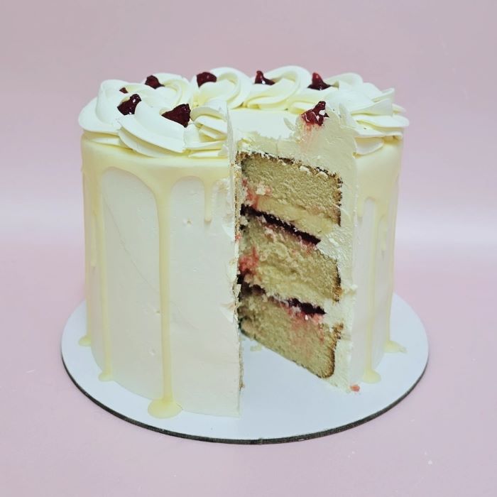Vanilla Raspberry Cake - Image 3